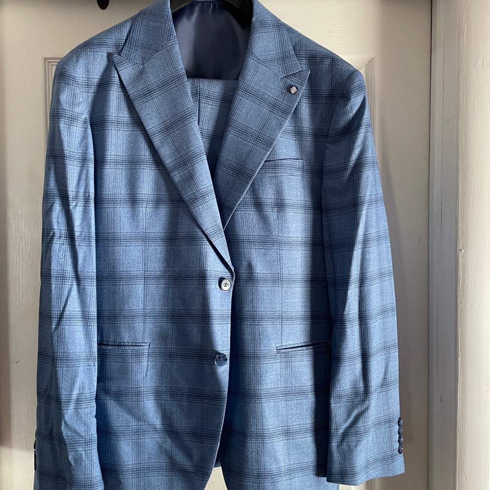 Elegant Blue Plaid Men's Suit